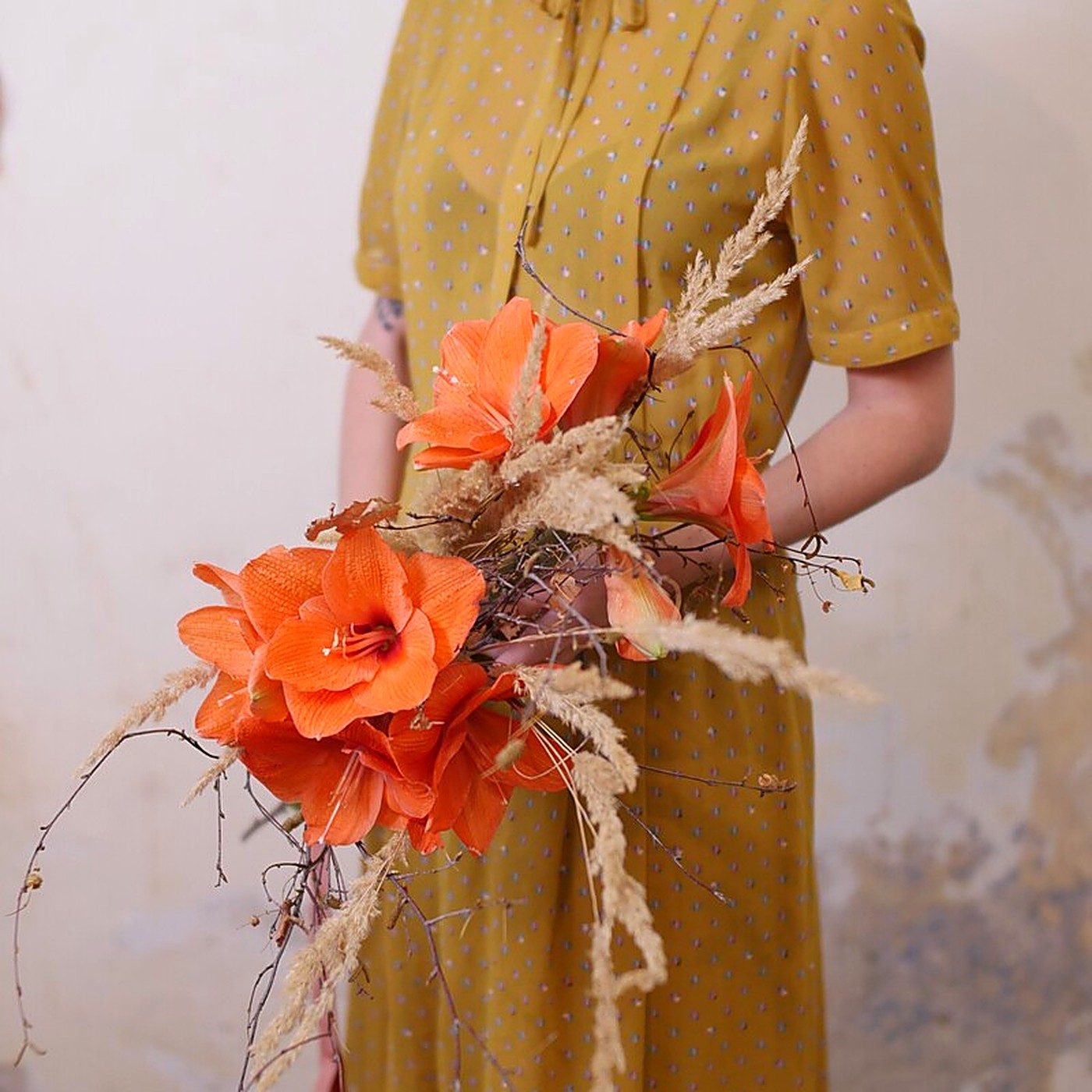 Bridal bouquet & handheld florals